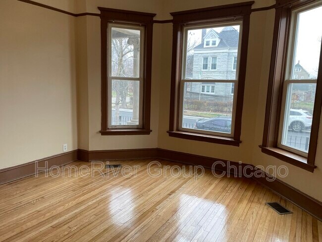 Building Photo - 5541 S Peoria St