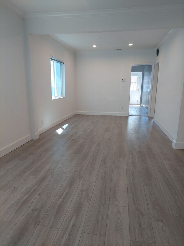 Foto principal - Discover Modern Living in Glendale's Newes...