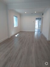 Building Photo - 451 1/2 Myrtle St