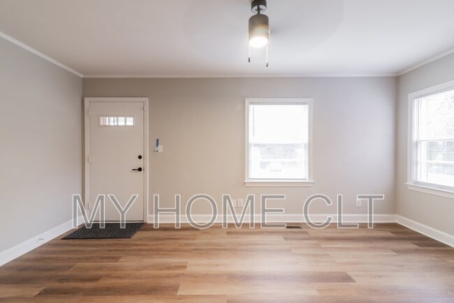 Photo - 3037 Marlowe Ave House