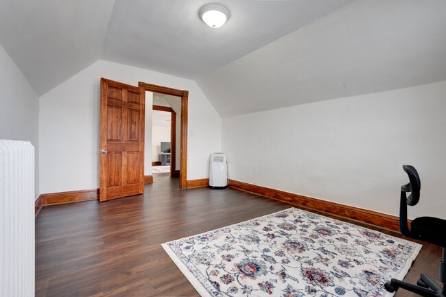 Building Photo - 1102 Sunset Ave