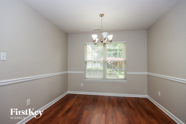 Building Photo - 6616 Cedar Cliff Dr