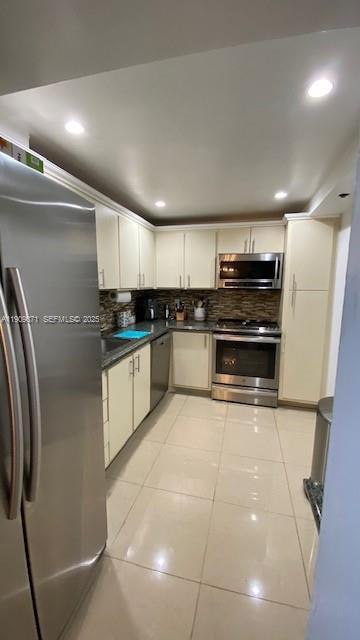 Foto del edificio - 1100 St Charles Pl