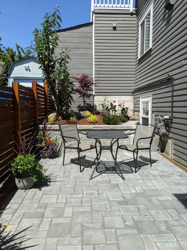 Foto del edificio - 2Bd/1.75Ba Seattle Duplex