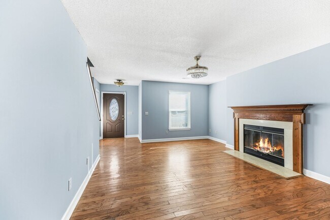 Building Photo - Beautiful Home West Ashely