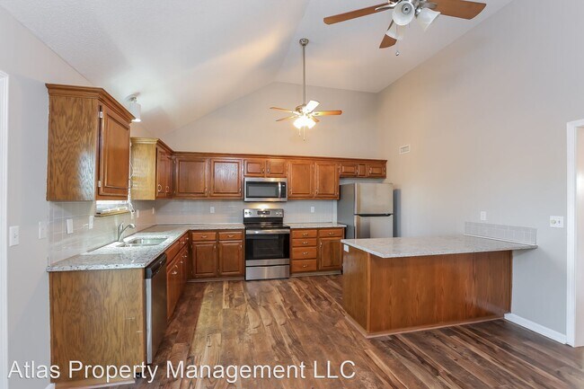 Building Photo - 3 br, 2.5 bath House - 8430 NE 107th Ter