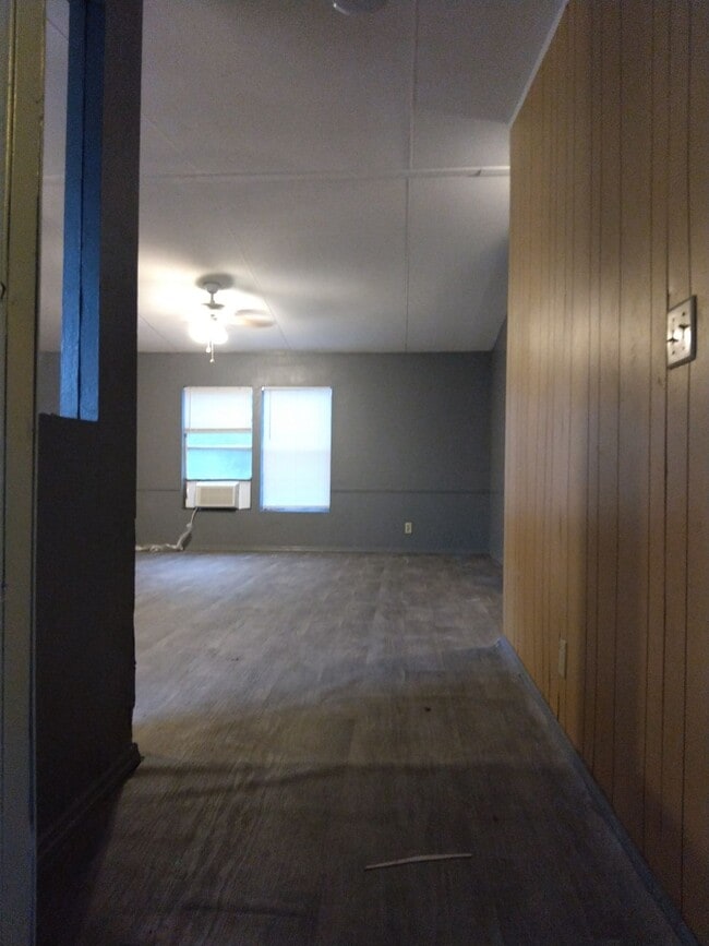 Building Photo - 15474 Mapletree Dr