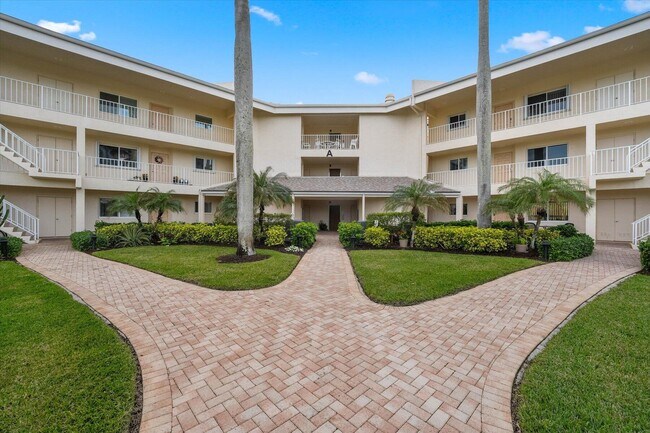 Building Photo - 2370 NE Ocean Blvd