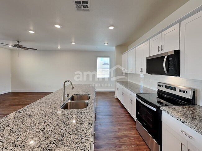 Building Photo - 322 Palazza Reserve Pl