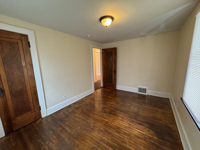 Foto del edificio - 1442 Plain Ave NE