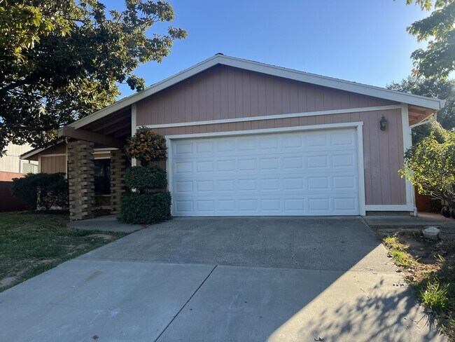 Foto del edificio - 6560 Oakcreek Way