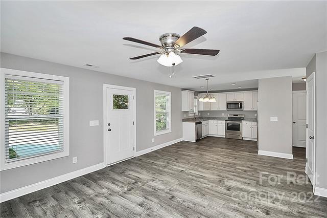 Foto del edificio - 591 Allison St NW