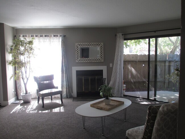 Building Photo - Lompoc Village Townhouse