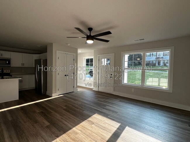 Building Photo - 2674 Fairlane Dr