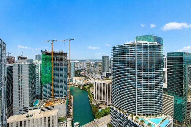 Building Photo - 465 Brickell Ave
