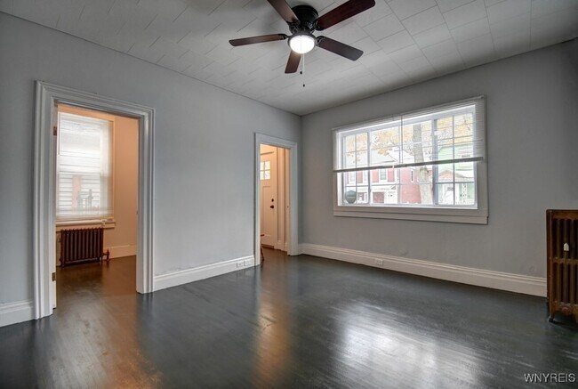 Building Photo - 36 19th St