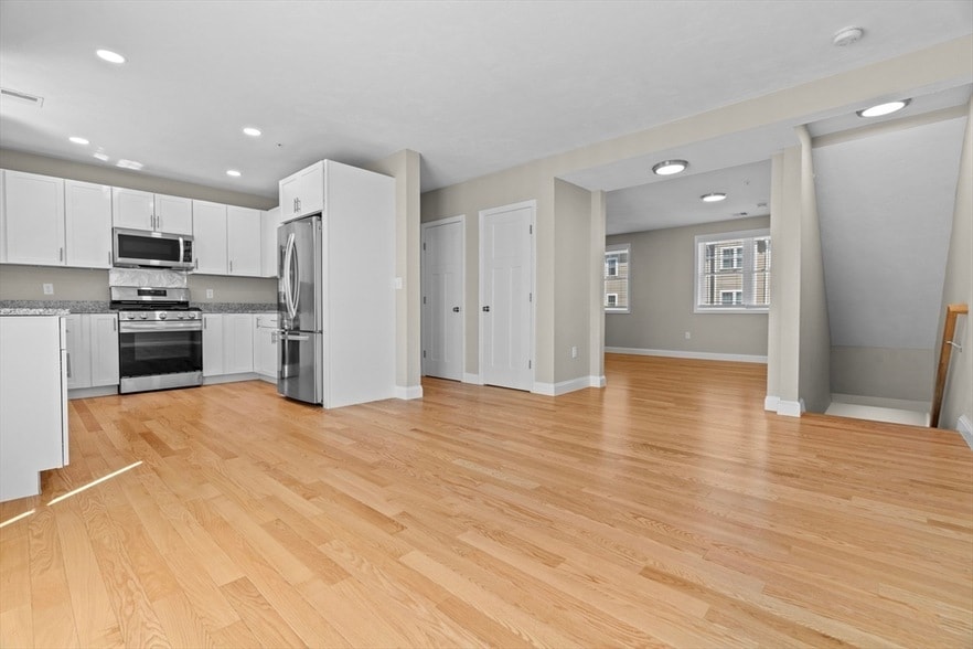 Primary Photo - 7 Gorham St