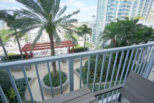Foto del edificio - Downtown Tampa Luxury 1BR Condo at Skypoint