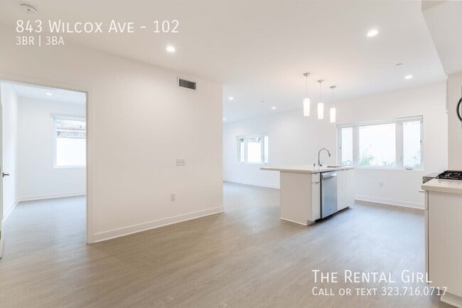 Building Photo - 843 Wilcox Ave