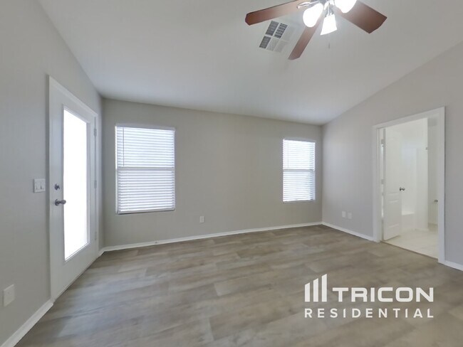 Foto del edificio - 11446 W Roanoke Dr