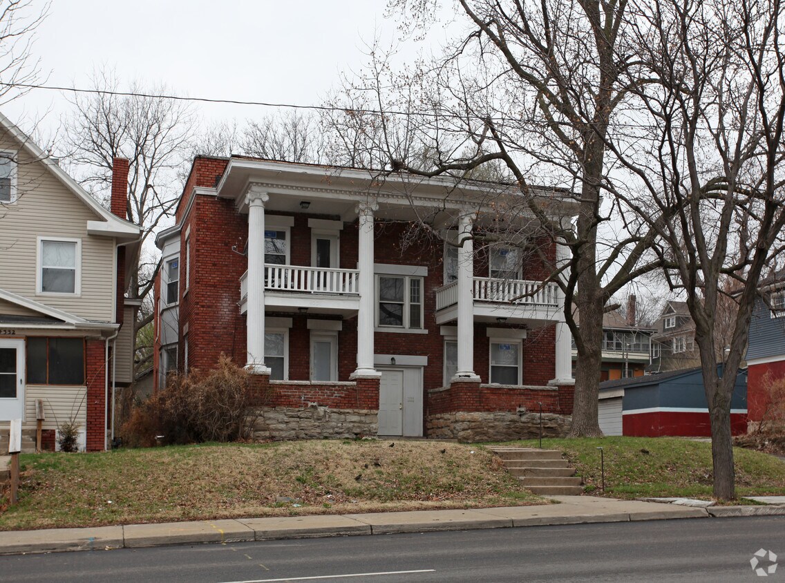 Primary Photo - 4330 Troost Ave