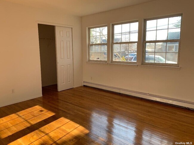 Foto del edificio - 384 Centre Ave