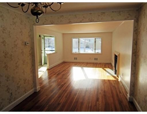 Building Photo - 23 Lawrence Rd