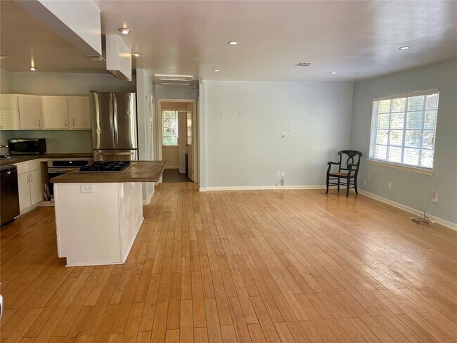 Building Photo - 3001 S 4th St