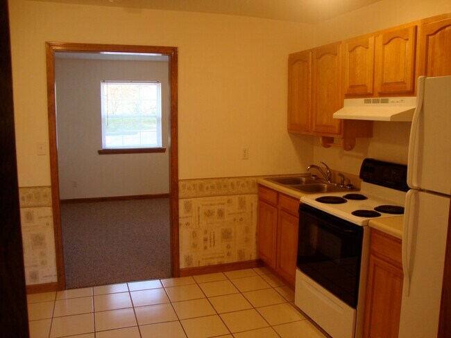 Building Photo - 390 Cedar Grove Rd