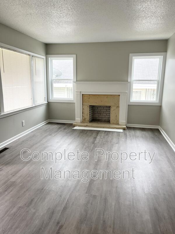 Building Photo - 224 Oregon St