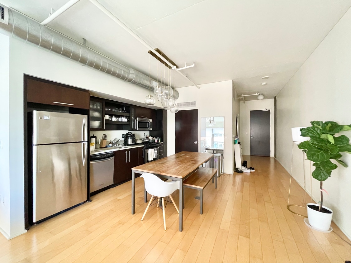 Foto principal - 1100 S Hope St