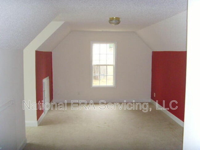 Building Photo - 105 Bradford Pl