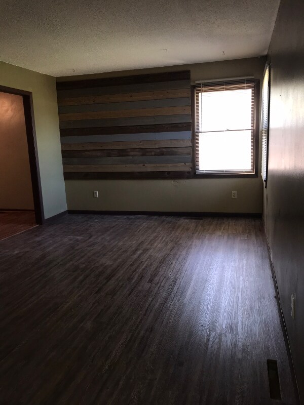 1202 S Doreen St, Wichita, KS 67207 Townhome Rentals in Wichita KS