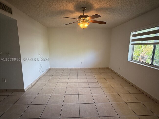 Foto del edificio - 8401 SW 107th Ave
