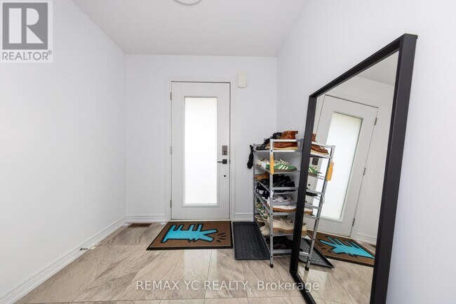 Photo du bâtiment - 1 Leggott Ave