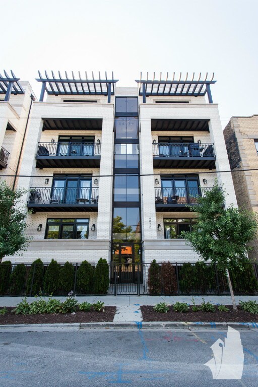 Primary Photo - 3820 N Ashland Ave