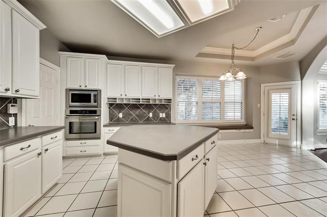 Building Photo - 5650 Travis Dr