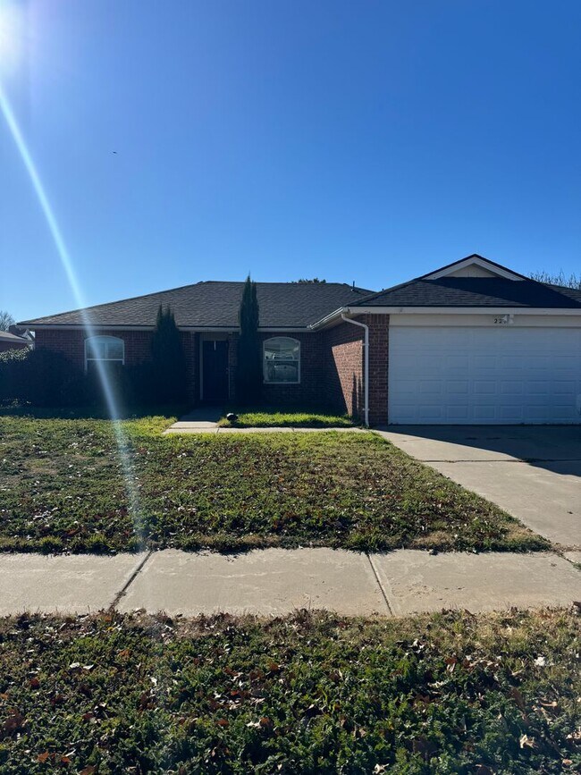 Foto del edificio - Beautiful Home with a large back yard!