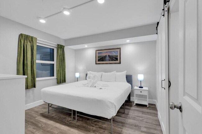 Building Photo - 1700 N Ocean Blvd