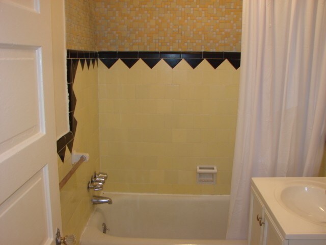 Foto principal - 5225 De Longpre Ave