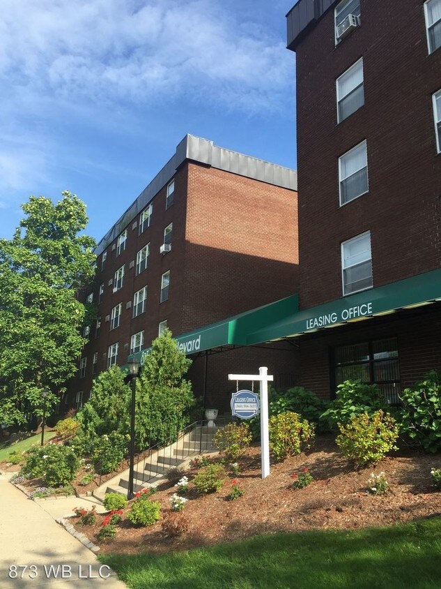 Foto principal - 873 West Blvd