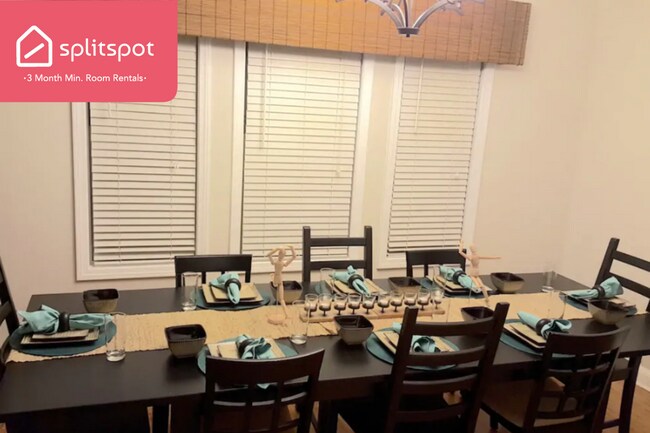 Building Photo - Private room in 3 bedroom Boston Apartment...