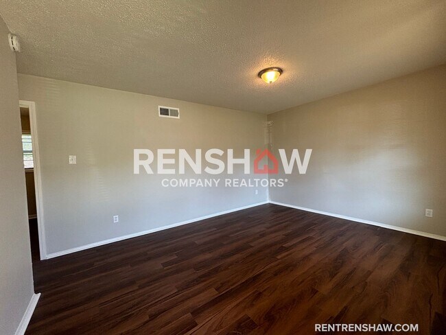 Foto del edificio - Schedule a Tour Today for this 3 Bed / 1 B...