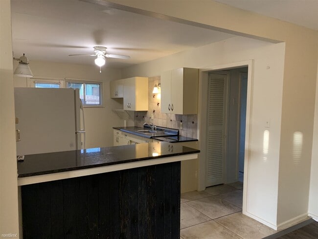 Foto del edificio - 2 br, 1 bath Duplex - 616 Mary Lake Dr MA616
