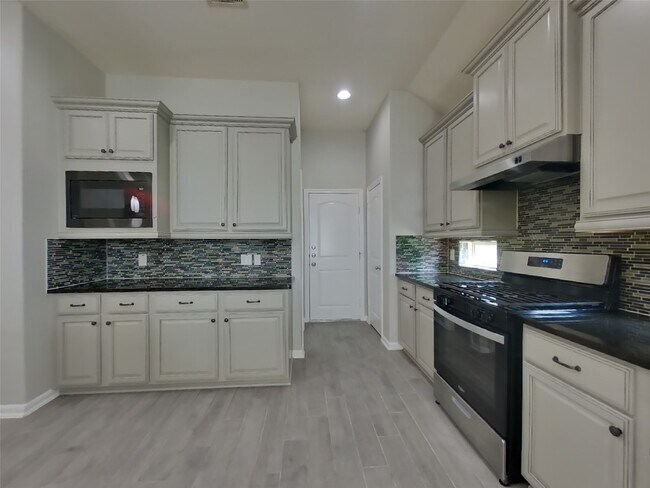 Foto del edificio - 4515 Carmel River Ln