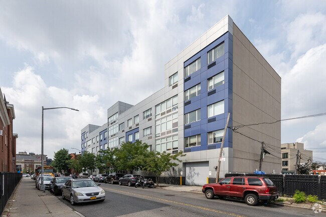 Building Photo - Dekalb 1209