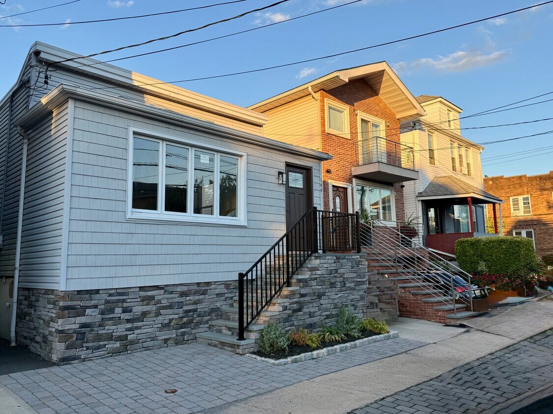 Foto principal - 144 Centre Ave