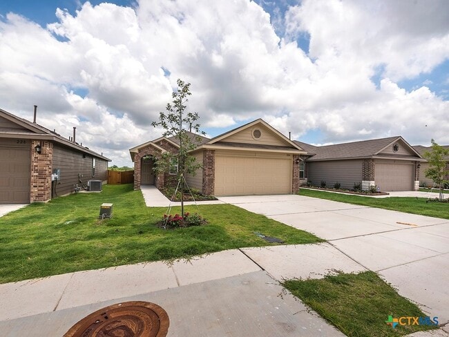 Building Photo - 224 Lake Gln