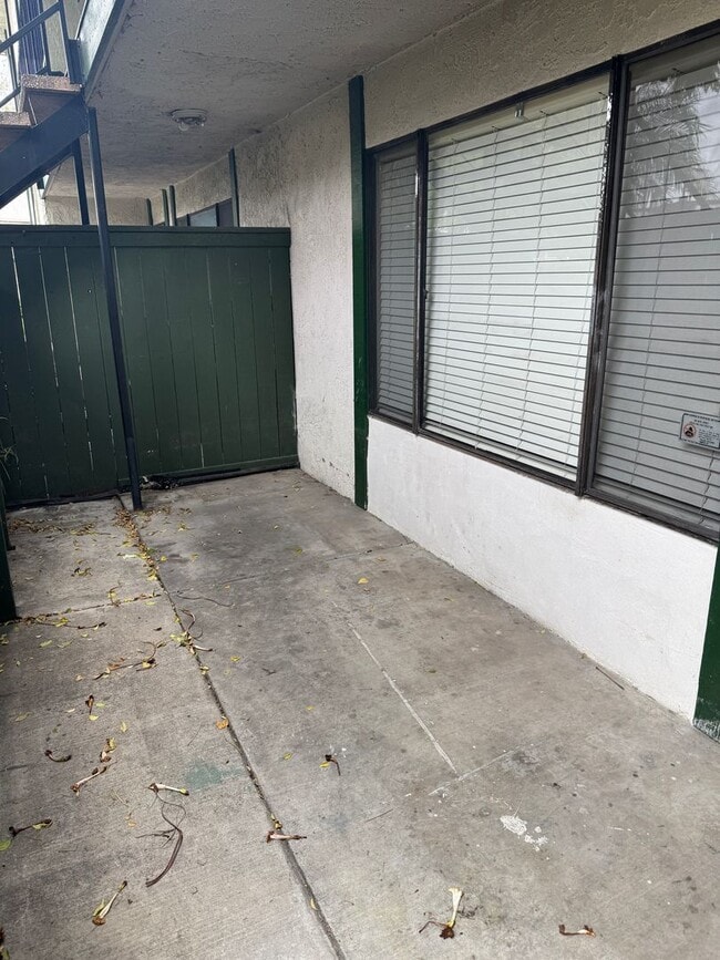 Photo - 1735 E. Washington St. #E11 House