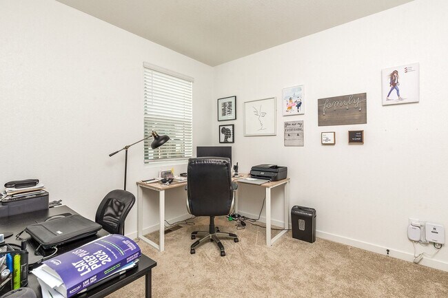 Photo - Single Family Home for Rent in Desirable L...